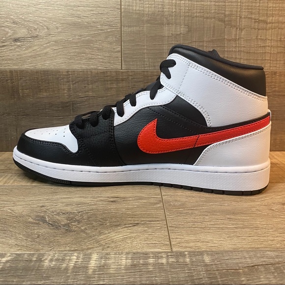 Jordan 1 Mid ‘Chile Red’ - Picture 3 of 7